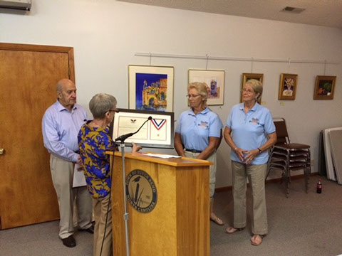 people receiving award